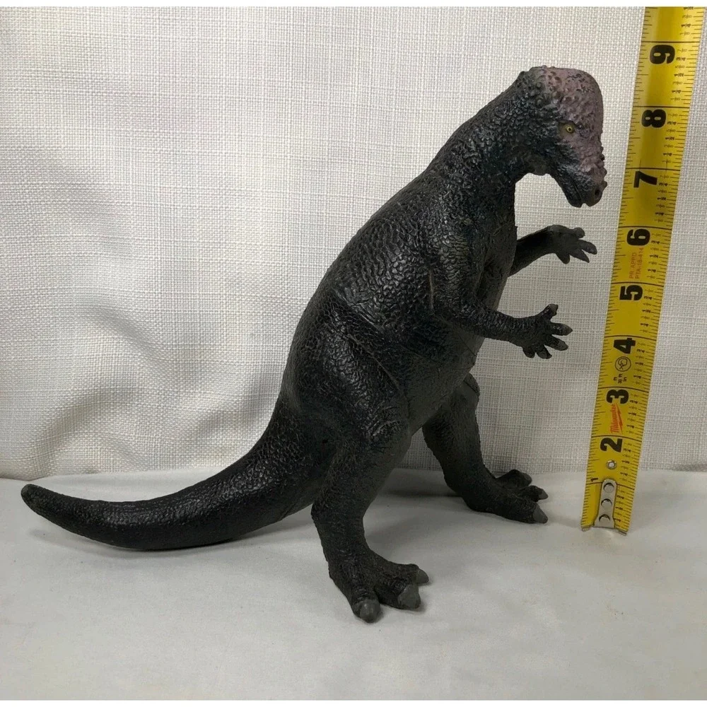 Vintage 1996 Halosaurus Pachycephalosaurus Dinosaur Figure 8.5 Inch Purple Head